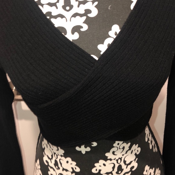 Black wrap up Longsleeve crop top - Picture 2 of 2